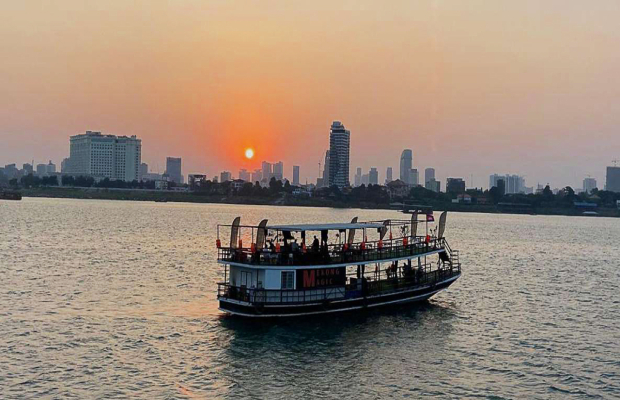 Phnom Penh Sunset River Cruise with BBQ and Hotel Transfer